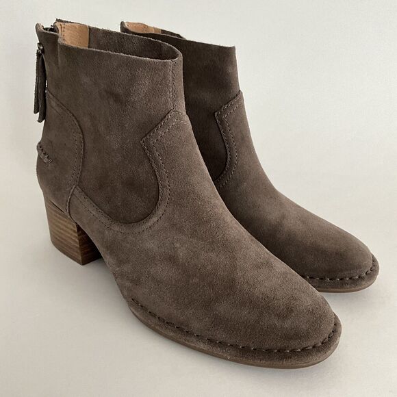 UGG Bootie Women 6M Brown Suede Short Ankle Boots Stacked Heel - Picture 12 of 12